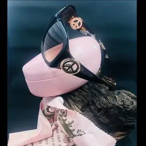 Juicy Couture | Accessories | Juicy Couture Limited Edition  display picture 1